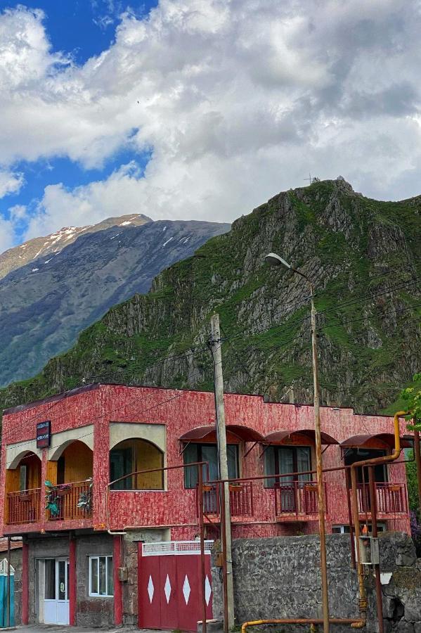 Waterfall Kazbegi Esterno foto